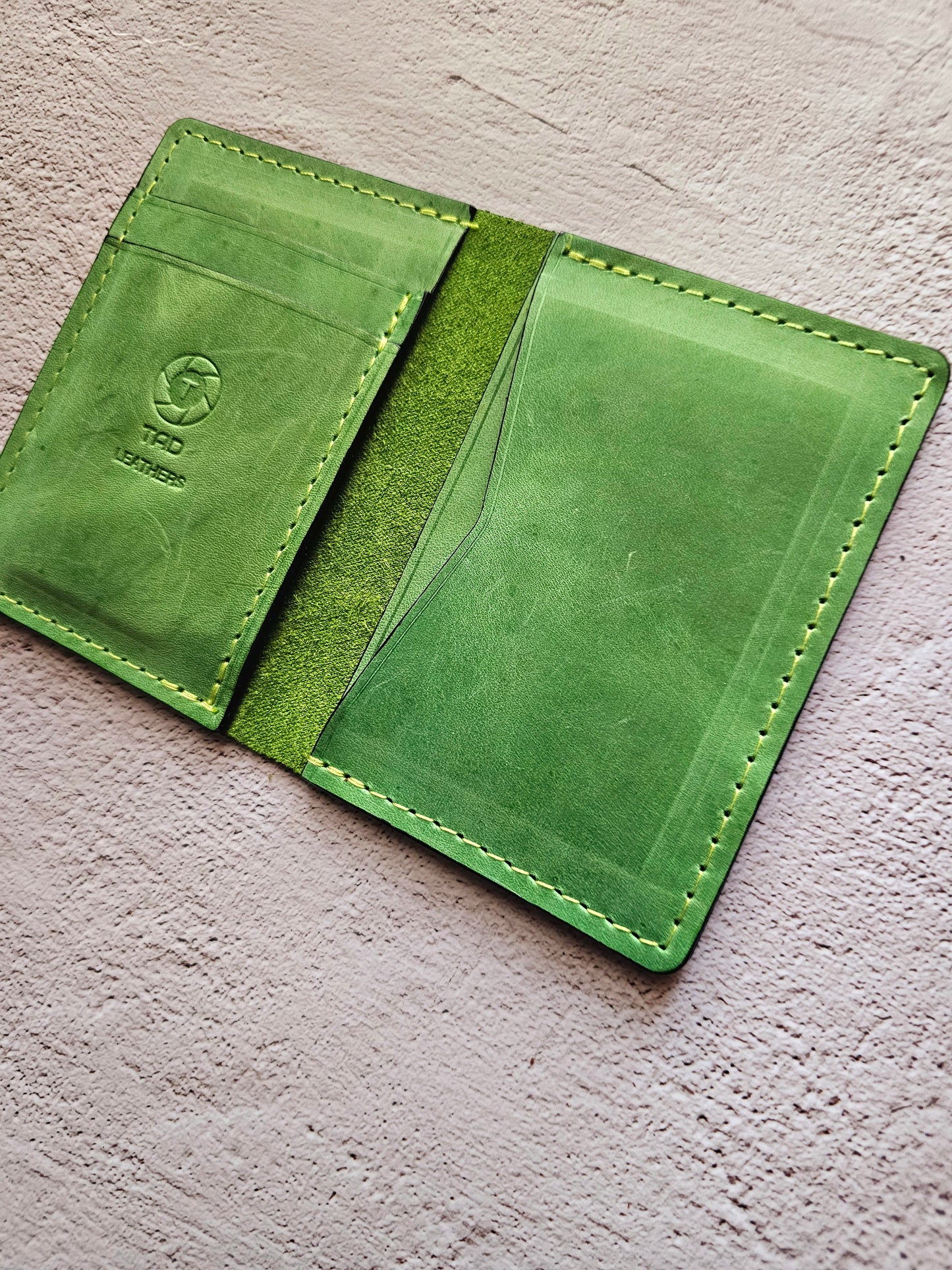 Minimalist Wallet (Vibrant Green)