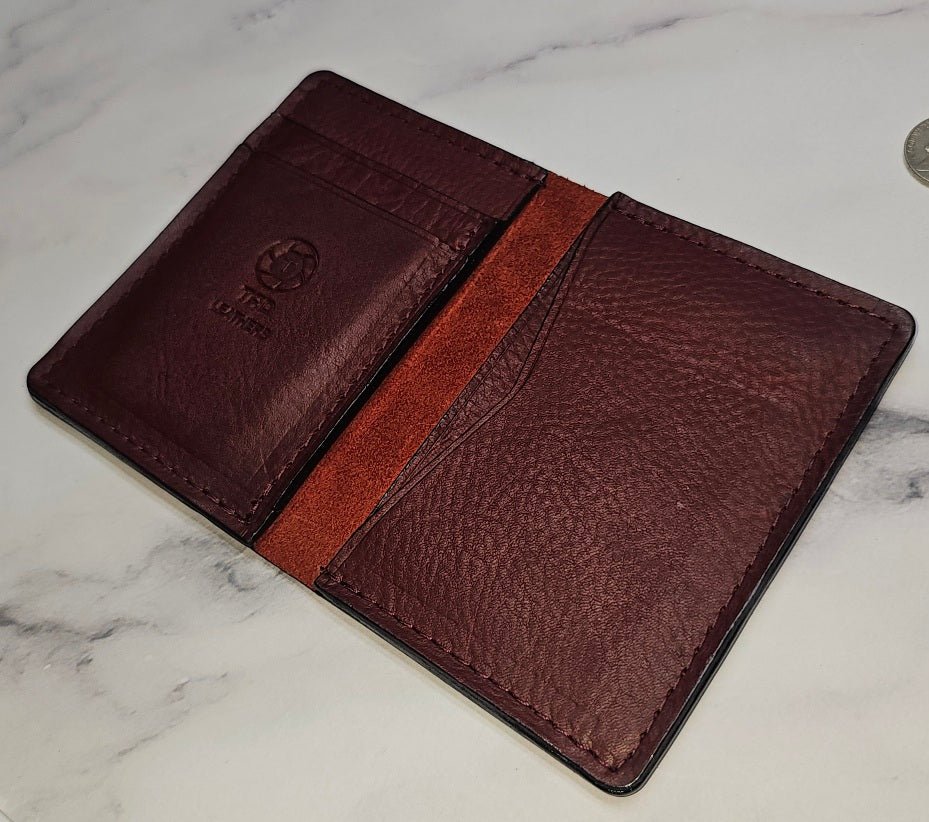 Burgundy Minimalist Wallet: Sleek & Stylish - Tad LeathersBest leather walletTad Leathers